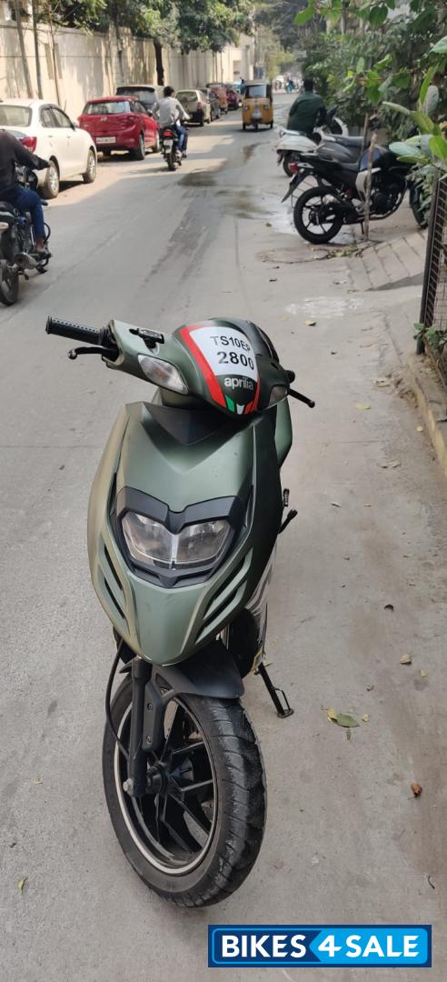 Green Aprilia SR 150