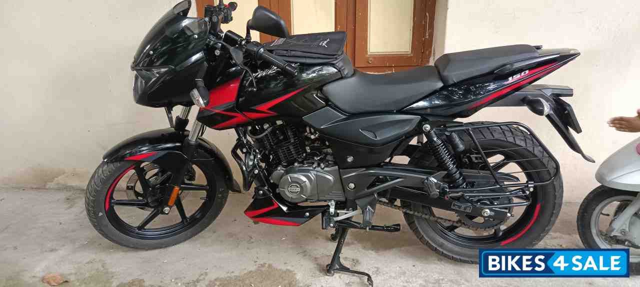 Bajaj Pulsar 150 Twin Disc BS6