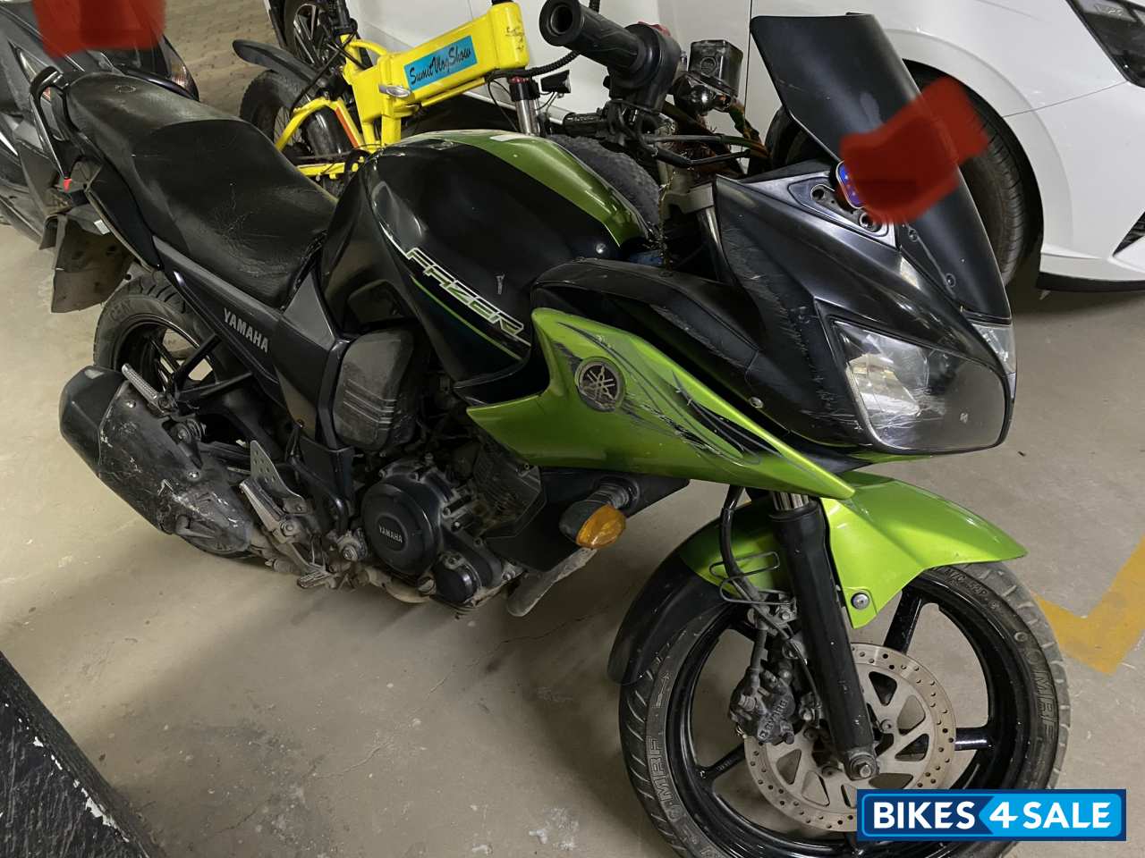 Black And Green Yamaha Fazer