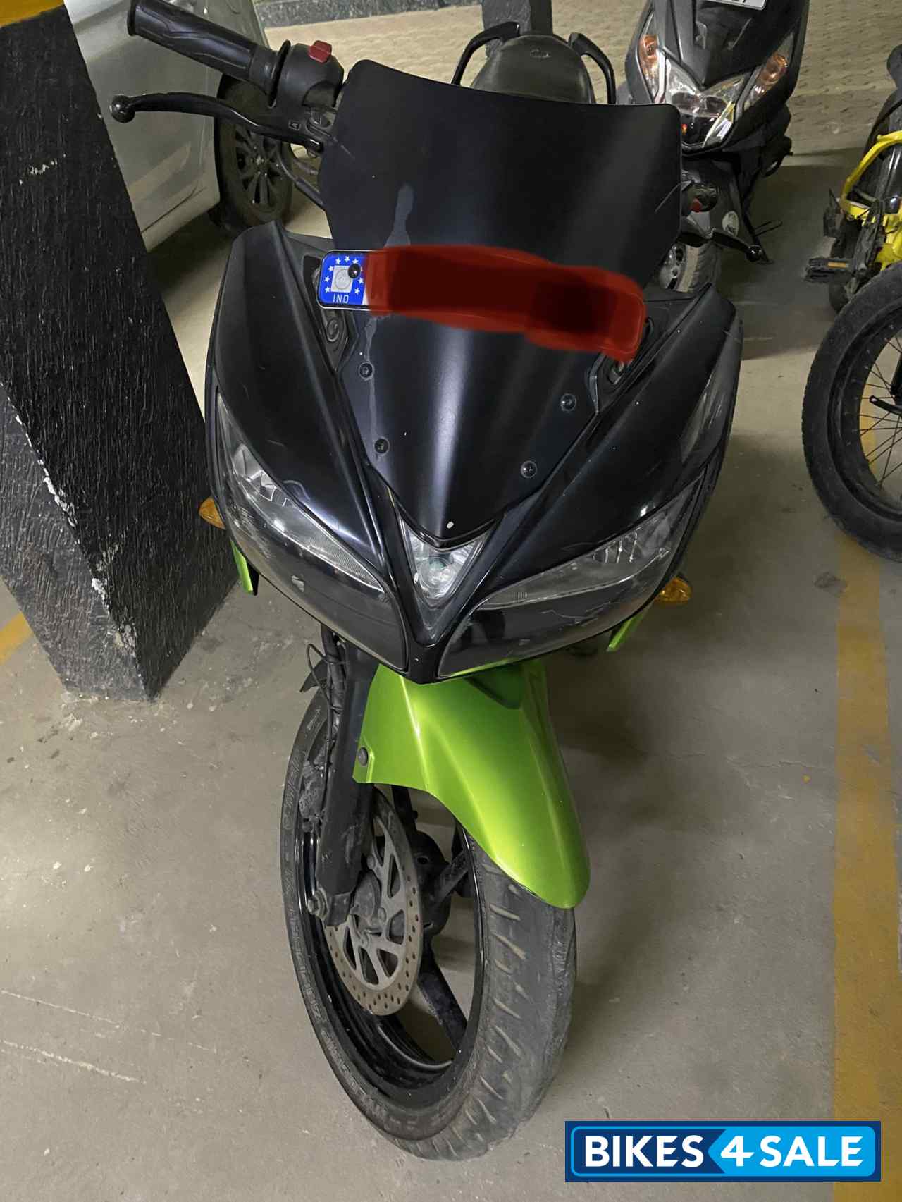 Black And Green Yamaha Fazer