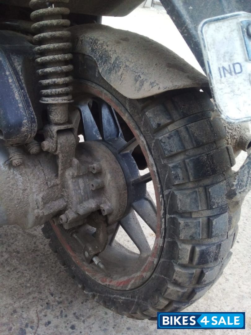 Black Aprilia SR 150