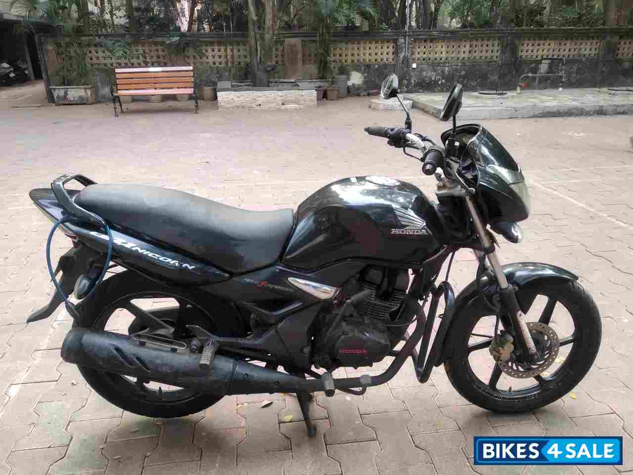 Black Honda CB Unicorn