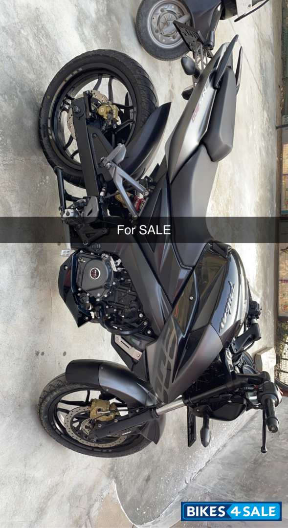Black Bajaj Pulsar 200 NS ABS