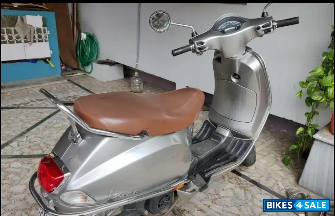 Vespa VXL 125