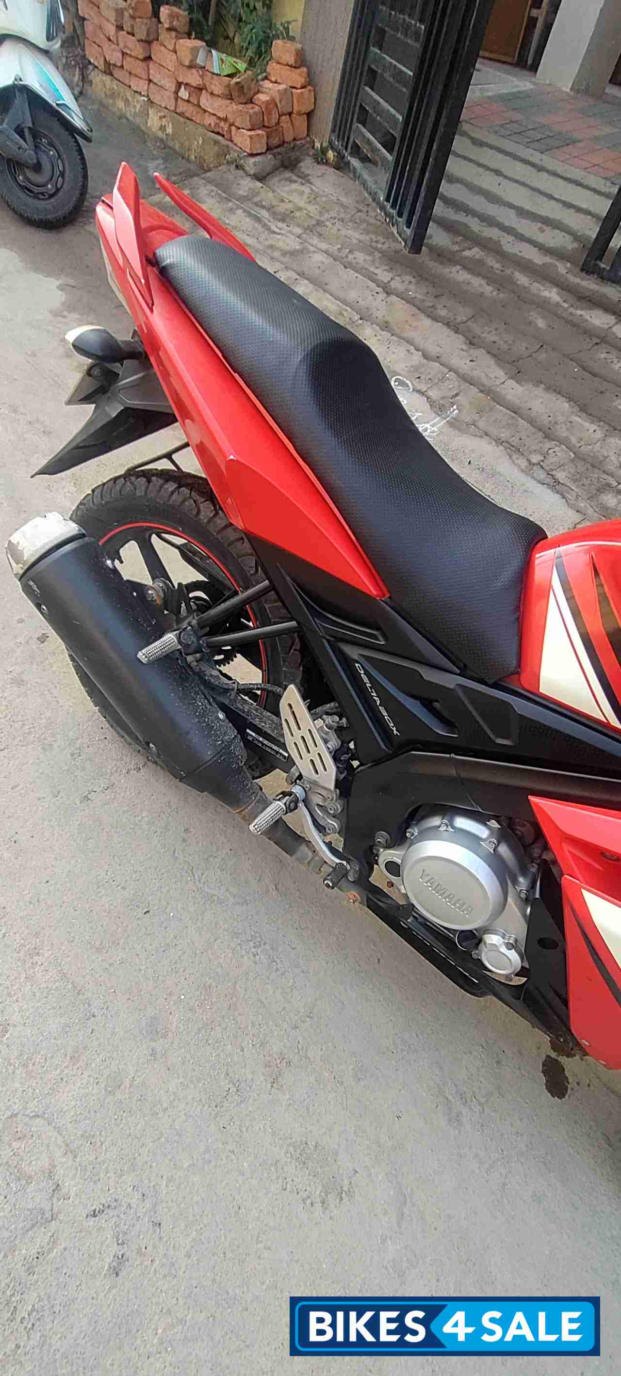 Red & White Yamaha YZF R15 Red & White Yamaha YZF R15