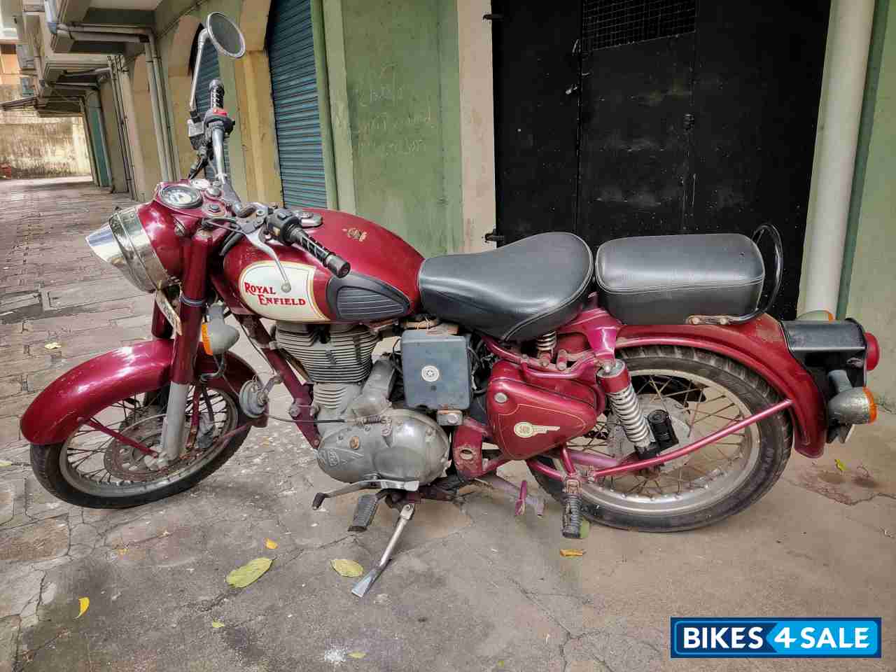 Maroon Royal Enfield Classic 500