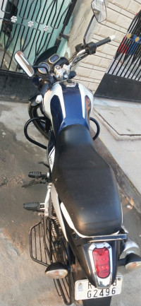 Bajaj V15