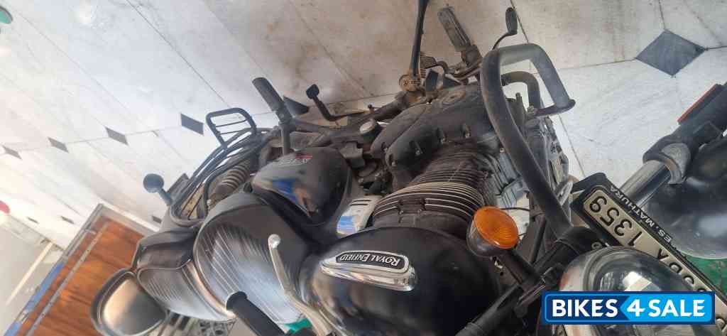 Black Royal Enfield Meteor 350 Stellar Black Royal Enfield Meteor 350 Stellar