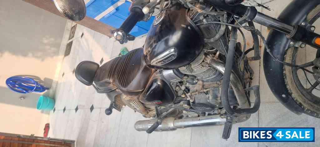 Black Royal Enfield Meteor 350 Stellar Black Royal Enfield Meteor 350 Stellar