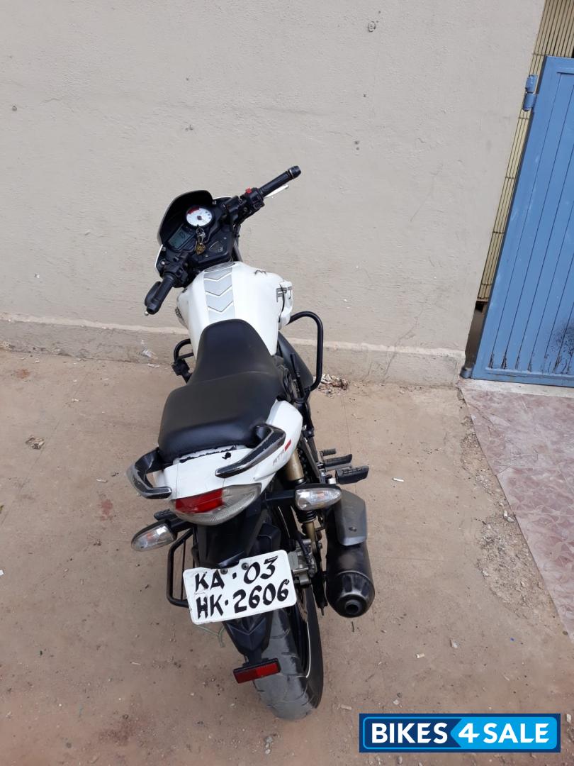 P White TVS Apache RTR 180