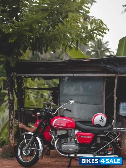 Ideal Jawa Yezdi Deluxe