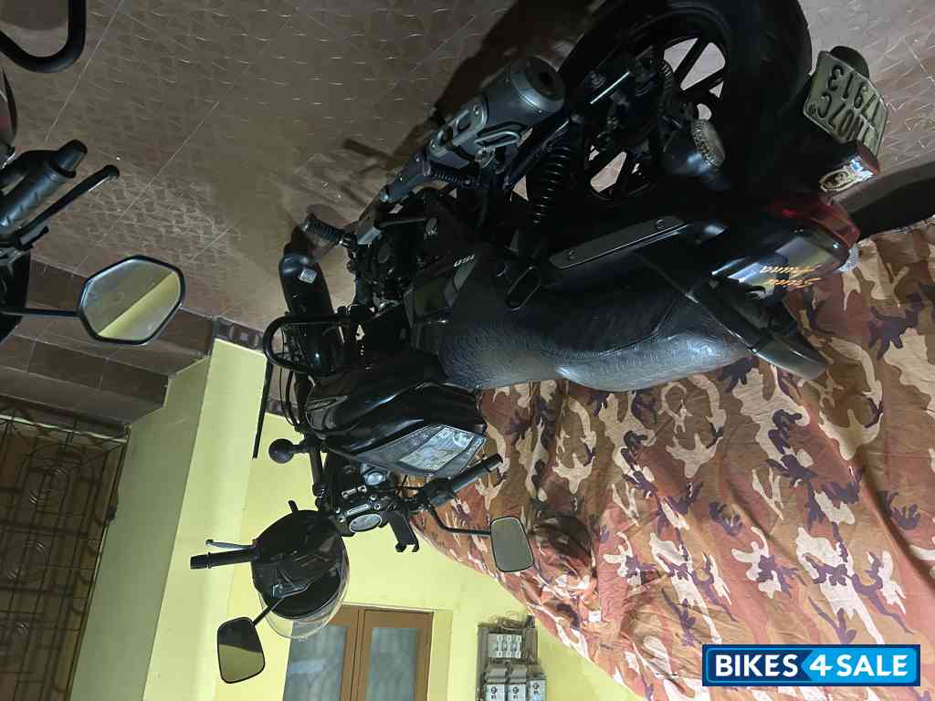 Black Bajaj Avenger Street 160