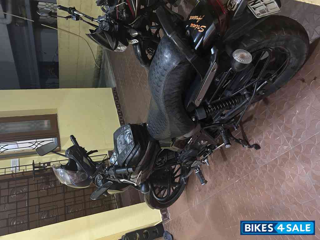 Black Bajaj Avenger Street 160