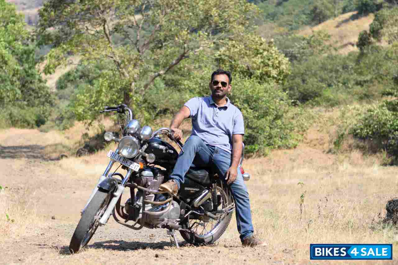Black Royal Enfield Thunderbird TwinSpark 350