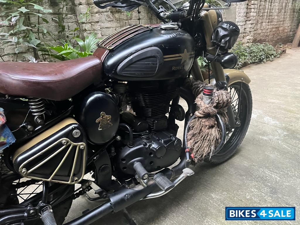 Black, Khaki Royal Enfield Classic 350