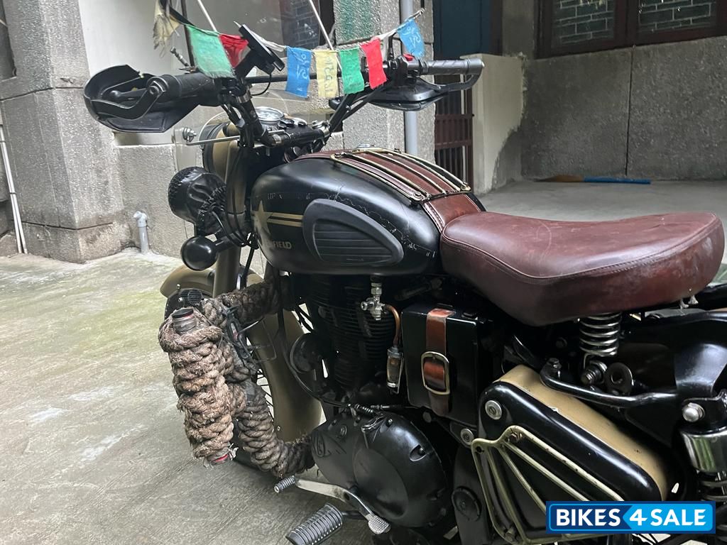 Black, Khaki Royal Enfield Classic 350
