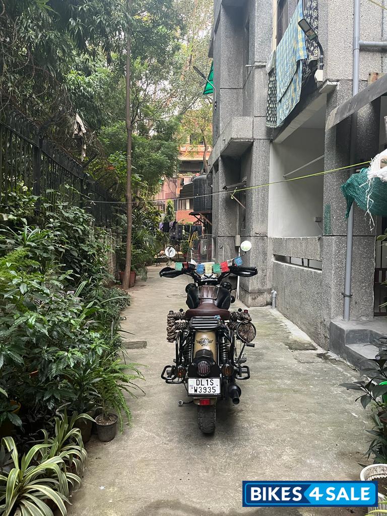 Black, Khaki Royal Enfield Classic 350