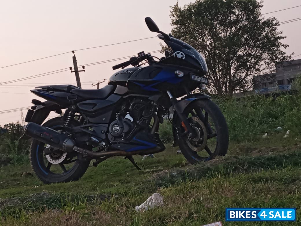 Ebony Blk Blue Bajaj Pulsar 220 DTSFi