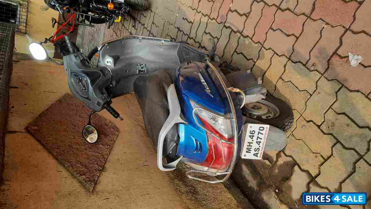 Blue Honda Activa 3G