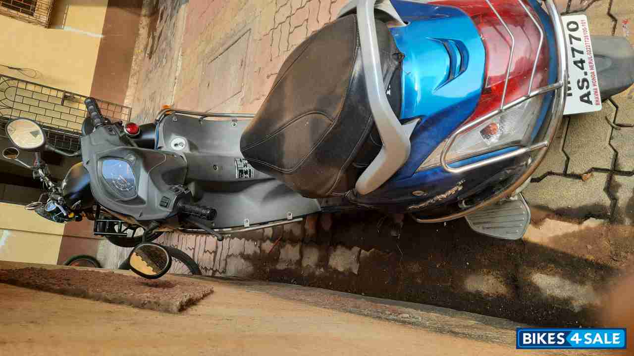 Blue Honda Activa 3G