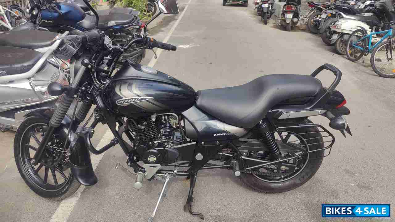 Bajaj Avenger Street 180