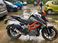 Silver Black Metallic KTM Duke 250 2022