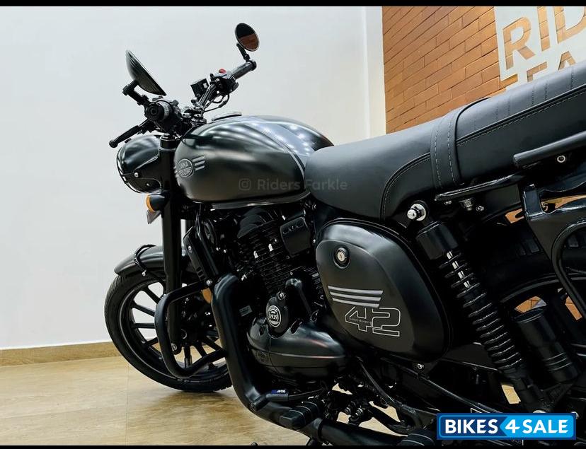 Black Jawa 42 Dual Channel ABS AllStar Black