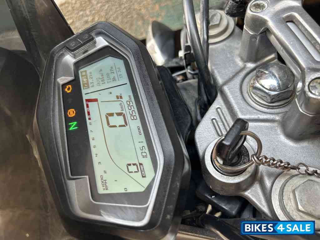 Blue N White Hero Xpulse 200 4V