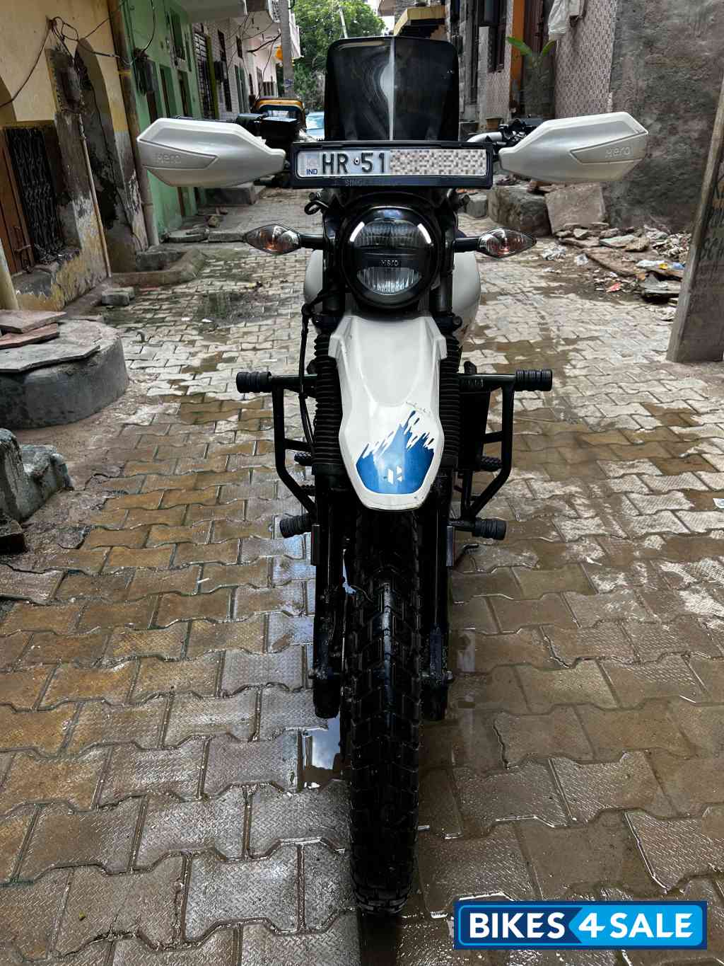 Blue N White Hero Xpulse 200 4V