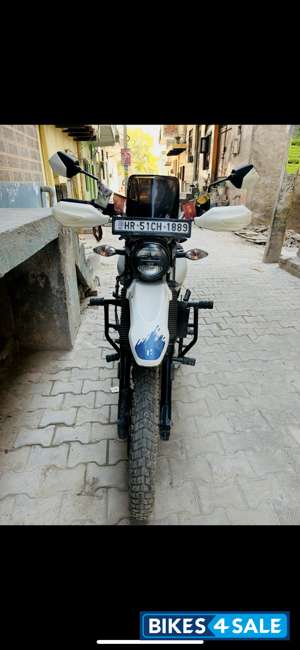 Blue N White Hero Xpulse 200 4V