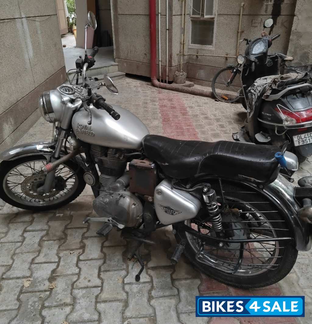 Silver Royal Enfield Bullet Electra 5S