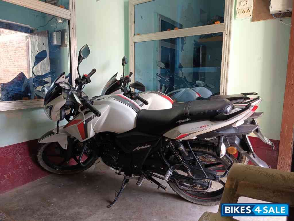 Whites TVS Apache RTR 160 2020