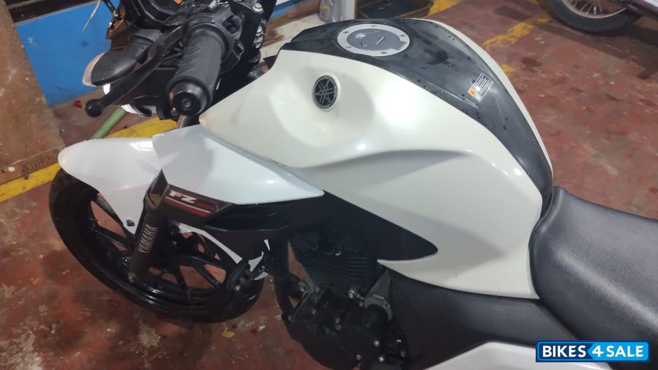 Yamaha FZ25