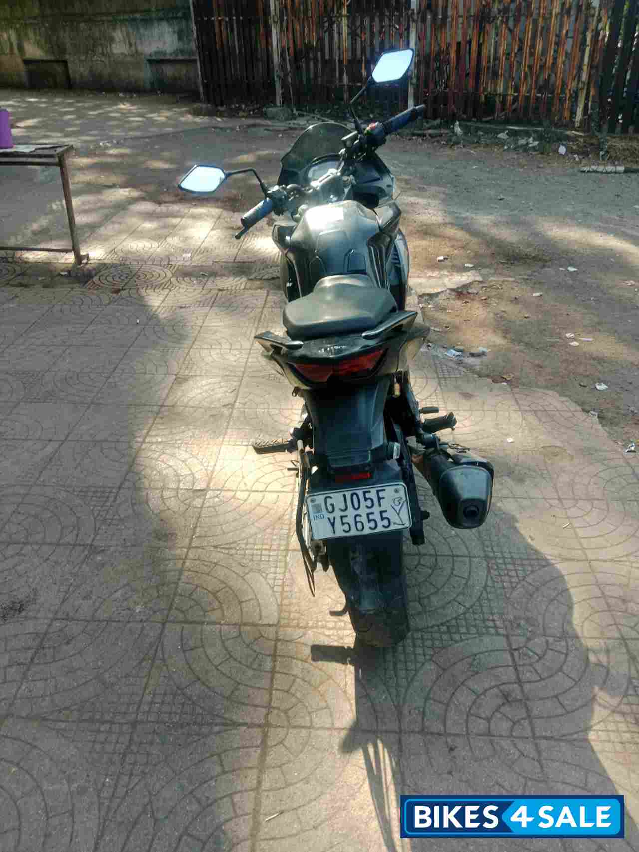 Black Hero Xtreme 200S BS6