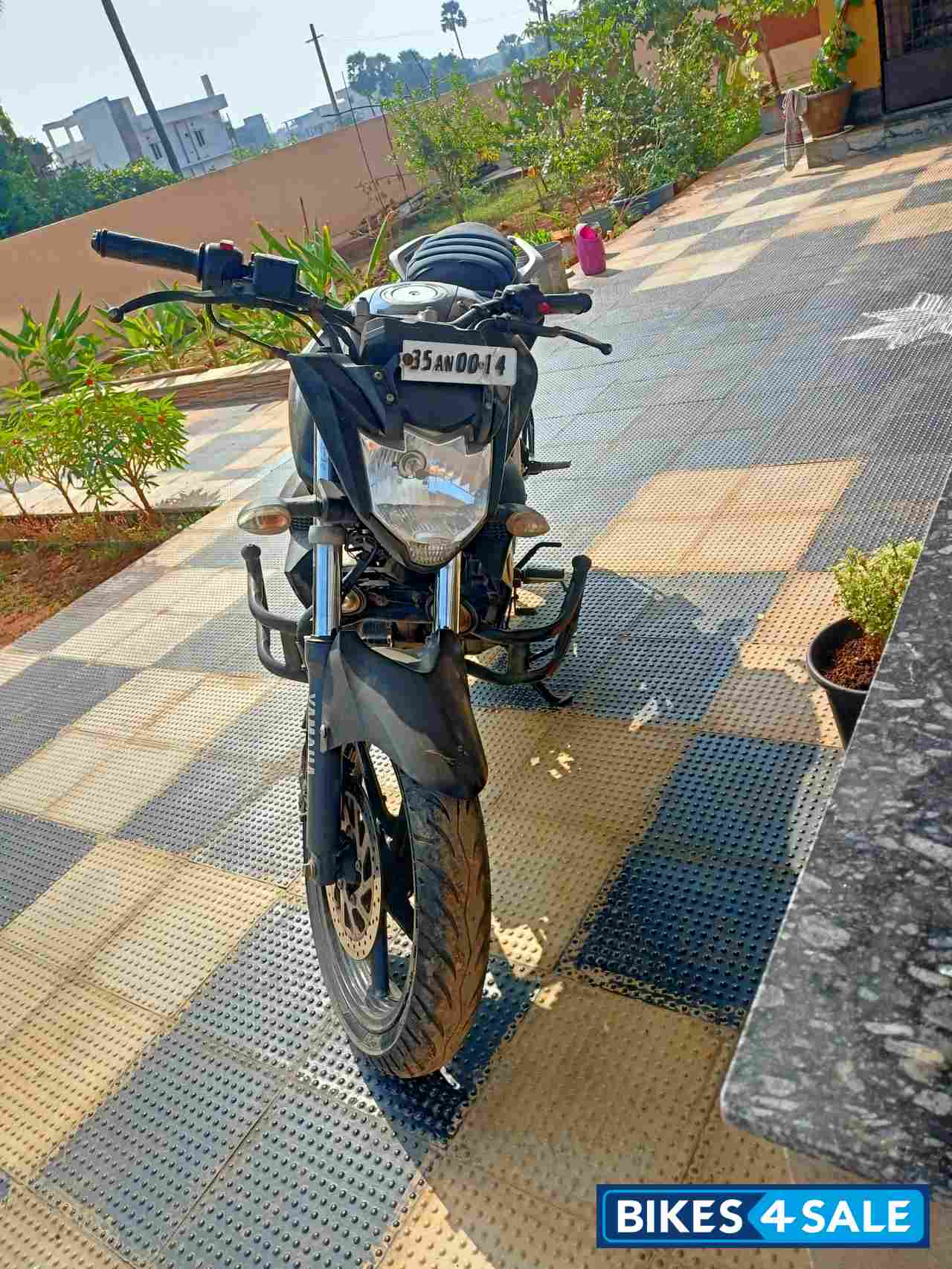 Black Yamaha FZ FI V2