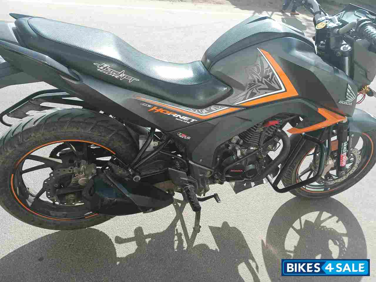 Orange Honda CB Hornet 160R