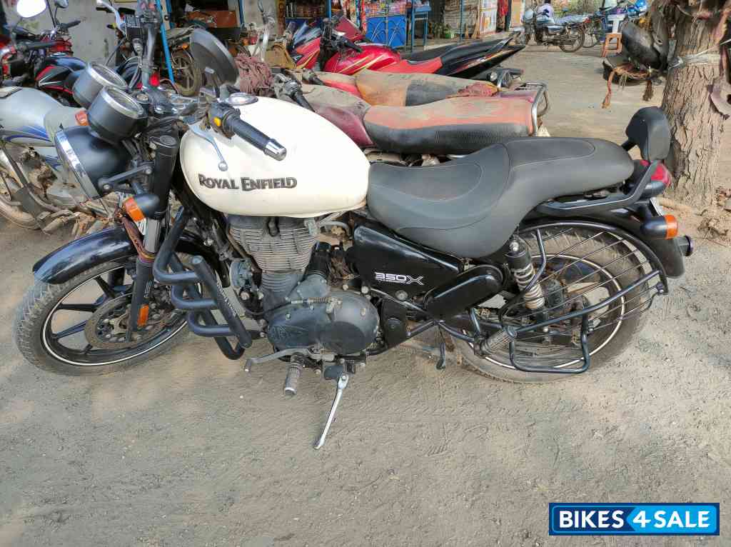 White And Black Royal Enfield Thunderbird X 350