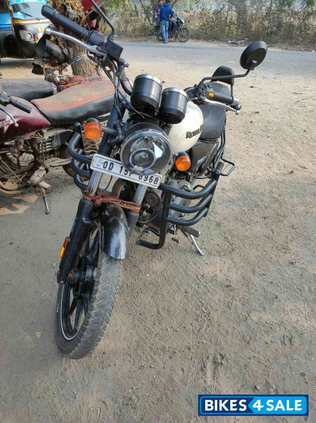 White And Black Royal Enfield Thunderbird X 350