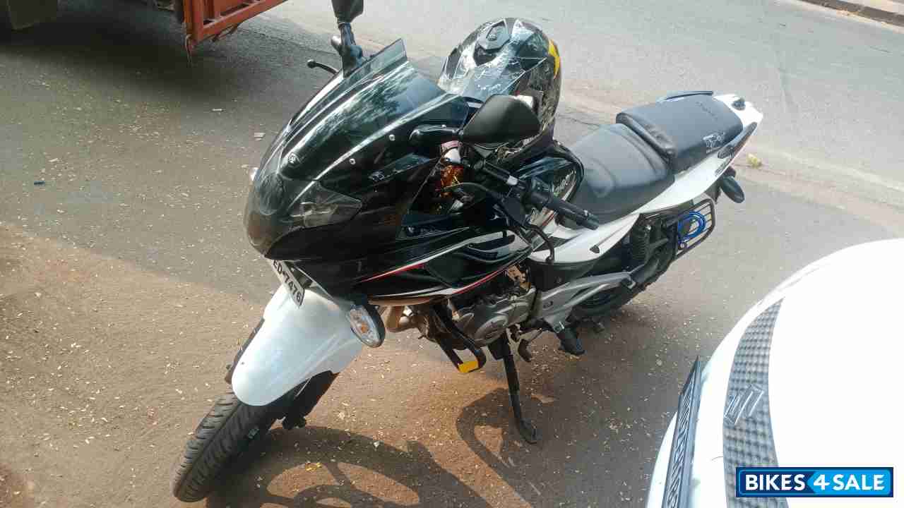 Bajaj Pulsar 220F