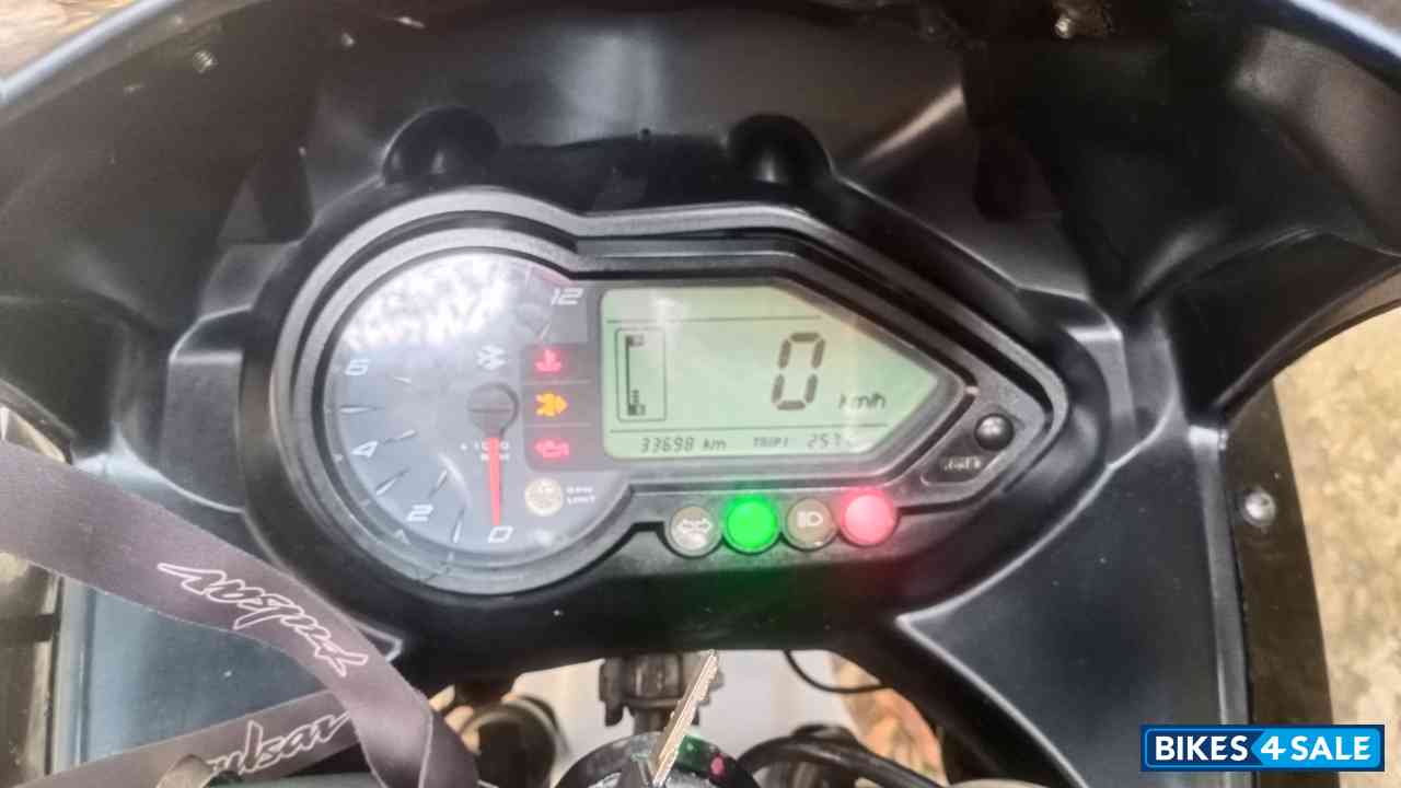 Bajaj Pulsar 220F