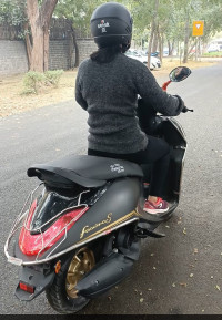 Black Yamaha Fascino 125 Fi Hybrid