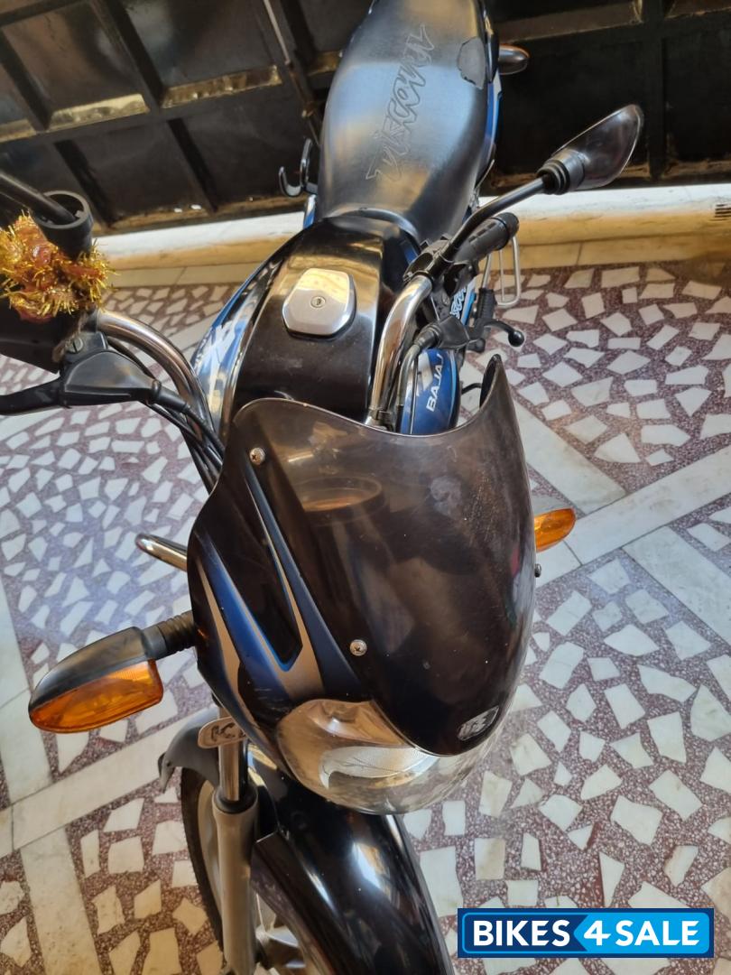 Blue And Black Bajaj Discover 125