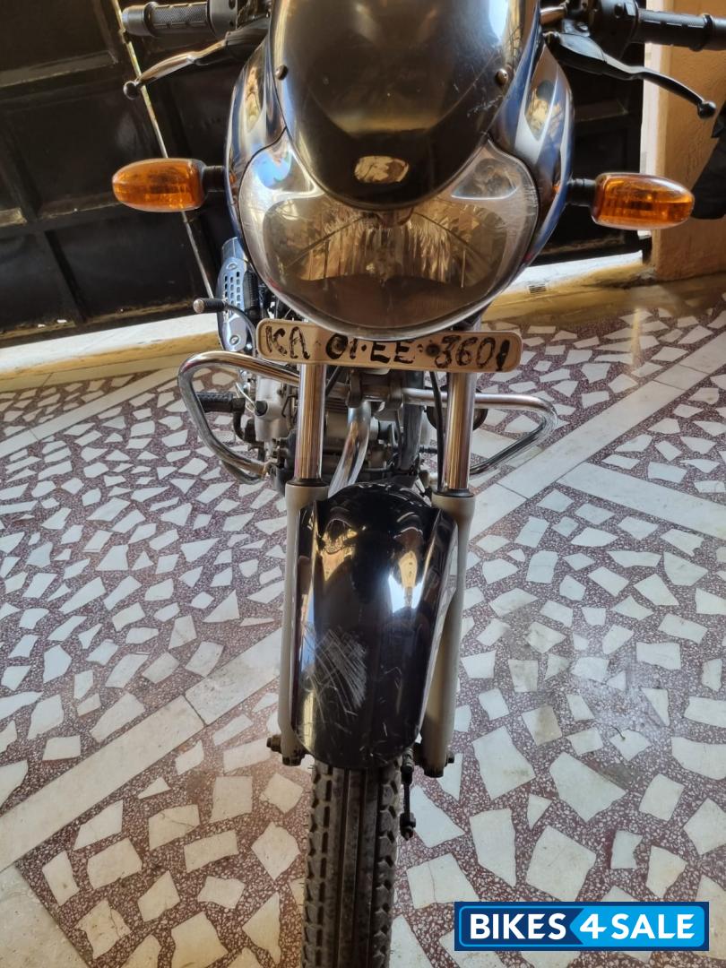 Blue And Black Bajaj Discover 125