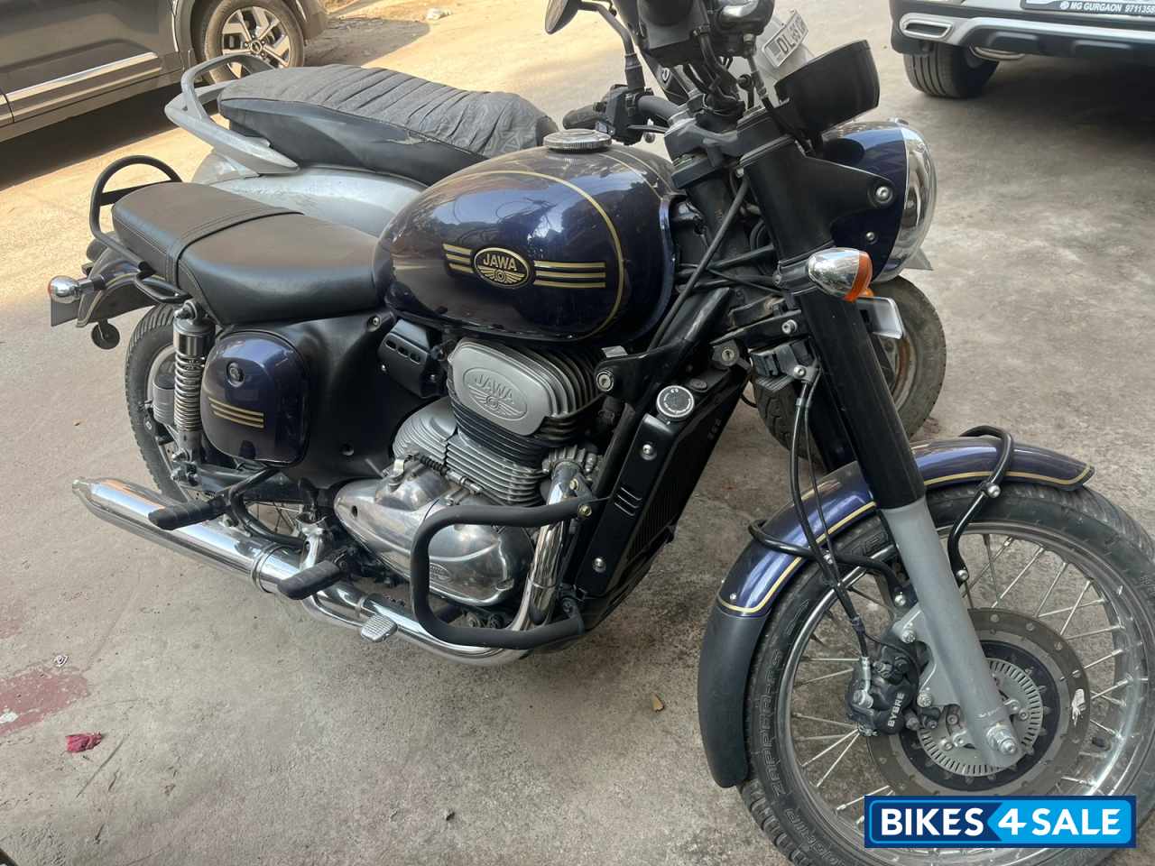 Jawa 42 Bobber Dual Channel ABS