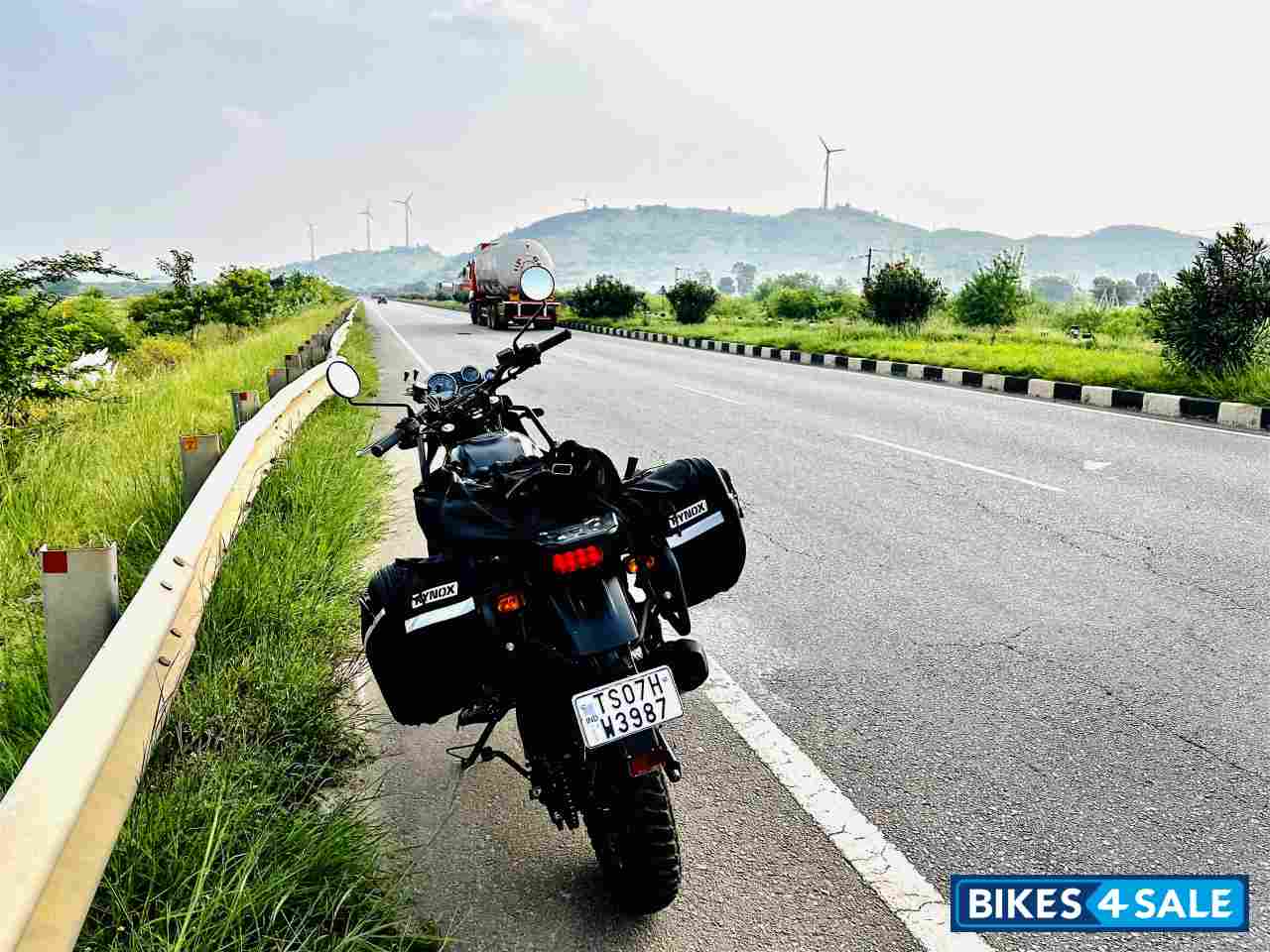 Granite Black Royal Enfield Himalayan BS VI