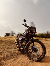Granite Black Royal Enfield Himalayan BS VI