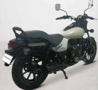 Bajaj Avenger Street 220