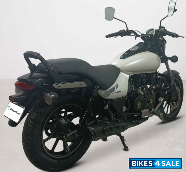 Bajaj Avenger Street 220