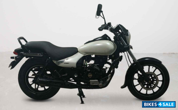 Bajaj Avenger Street 220