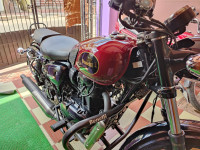 Red Benelli Imperiale 400 BS6